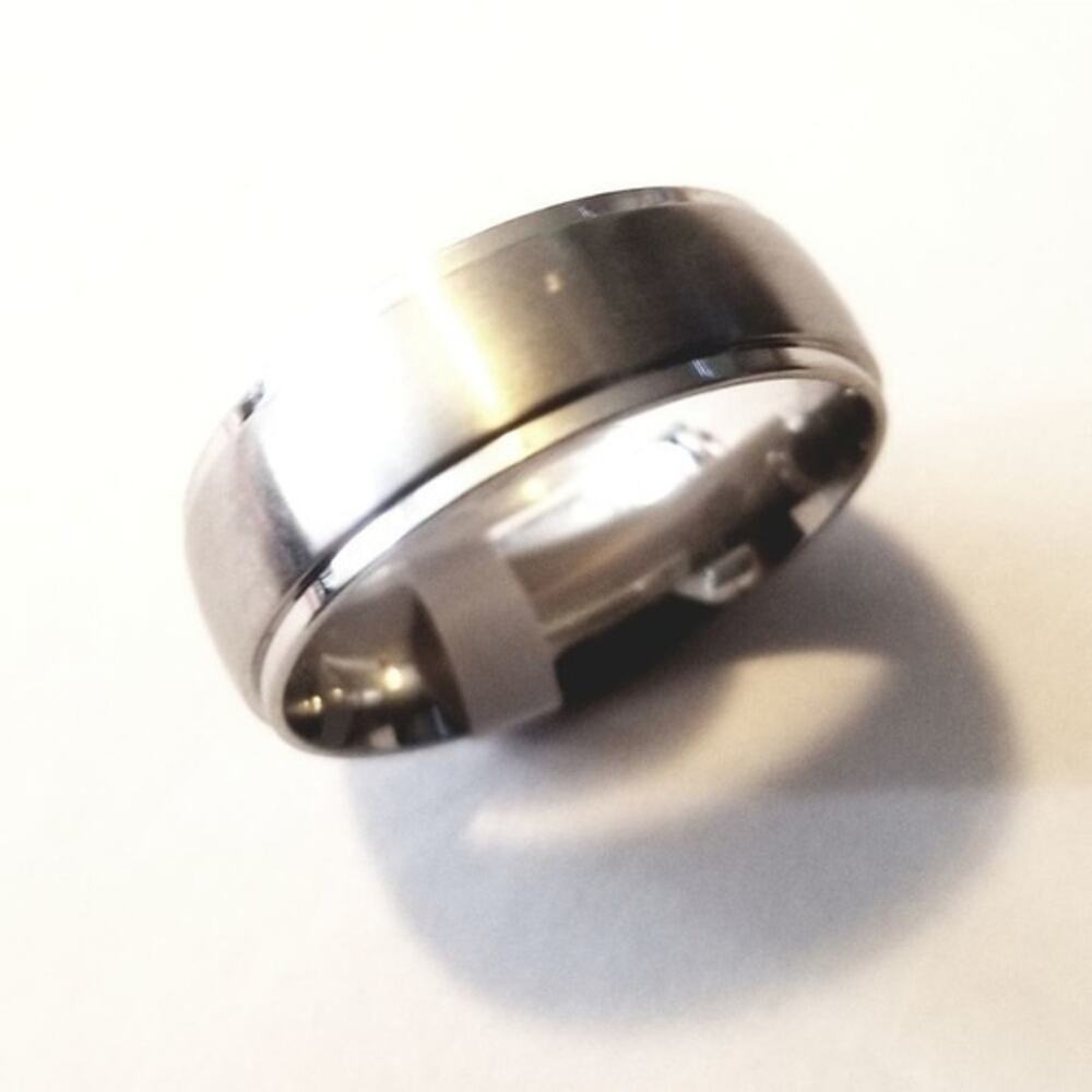 NEW silver classic band 316L stainless steel tarnish resistant ring size 13
